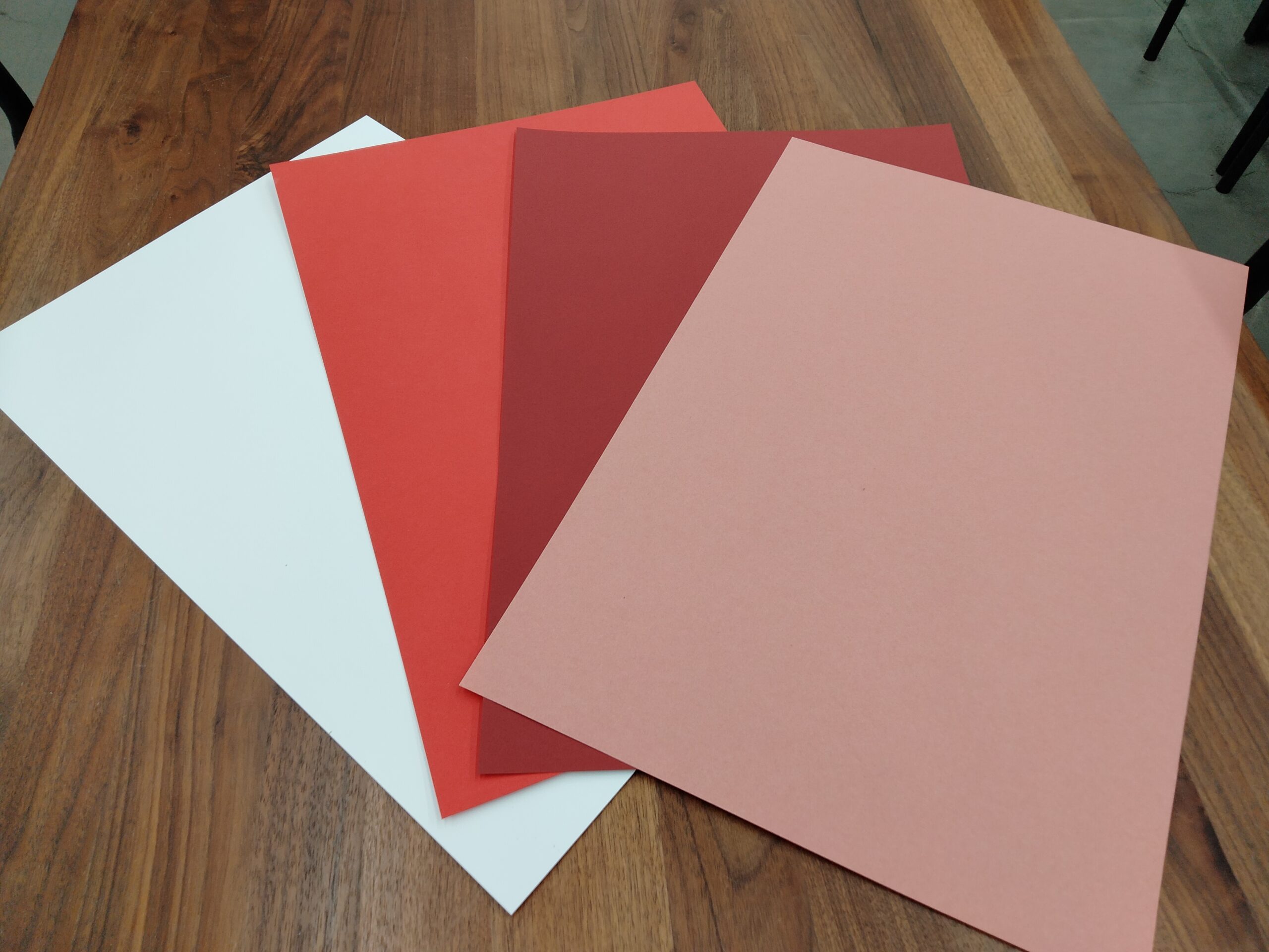 印刷実験～ 赤い紙に赤色（マゼンタ）で印刷した時の見え方 - インサツビト